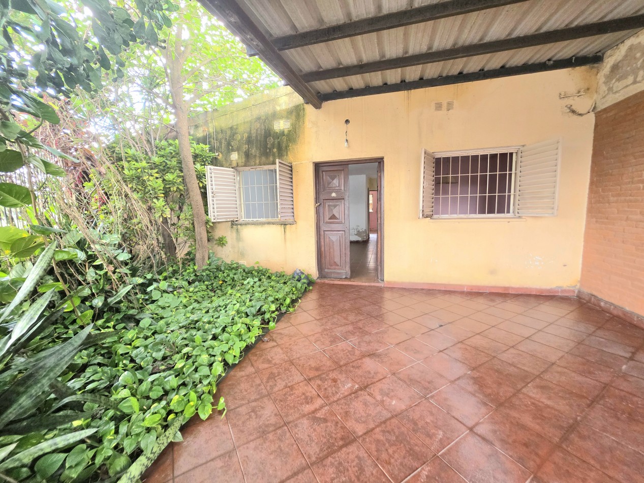 B° Lapacho Sur - Chabacubo al 4100 - Casa Esquina de 3D + Local c/ Fondo y Cochera