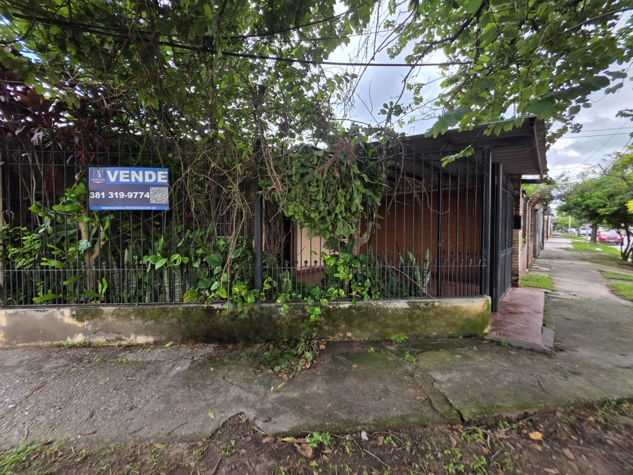 B° Lapacho Sur - Chabacubo al 4100 - Casa Esquina de 3D + Local c/ Fondo y Cochera