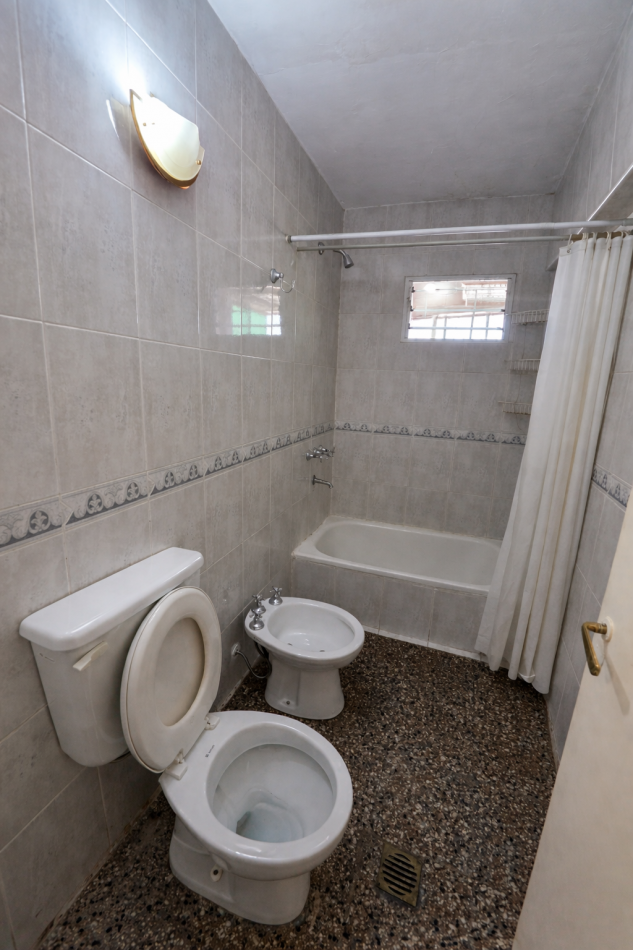 APTO CREDITO!! BARRIO MUNICIPAL ALT AV INDEPENDENCIA 4100 DEPTO. 3D  C/ BALCON Y COCHERA 