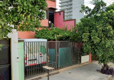 Alt.Av Alem al 100 (Pje. Polonia al 100) Casa de 4D + Depto. 2D c/ Cochera 