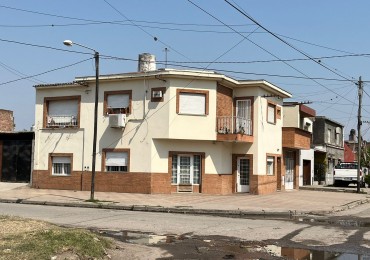 Venezuela y 12 de Octubre - Dos Casas en venta de 2D c/u + Cochera+ Patio