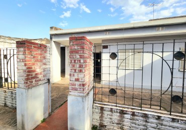 B° Mutual Policial- Casa de 3D + Cochera + Fondo