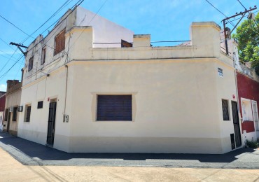Uruguay al 1500 (Zona Plazoleta)- Casa Esquina 2D + Depto. 2D c/ Entrada Independiente 